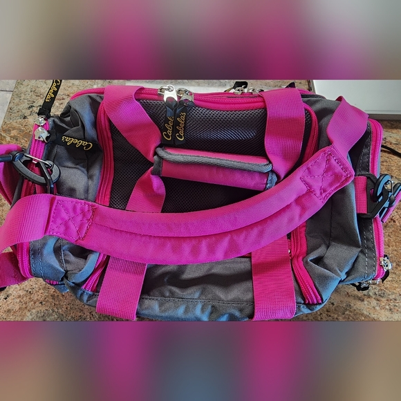 Cabela's Vibrant Pink and Gray Travel Bag BRAND NEW - Picture 5 of 5